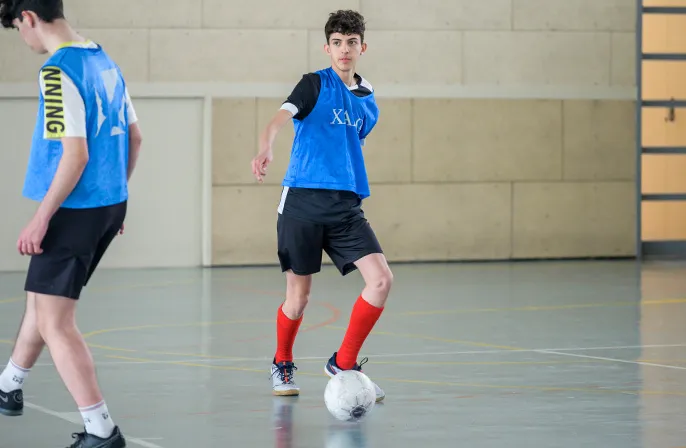 INDOOR FOOTBALL